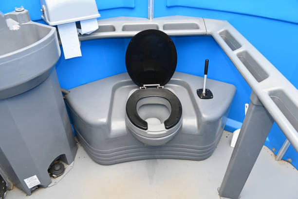 Best Portable restroom trailer rental  in Lyndhurst, OH